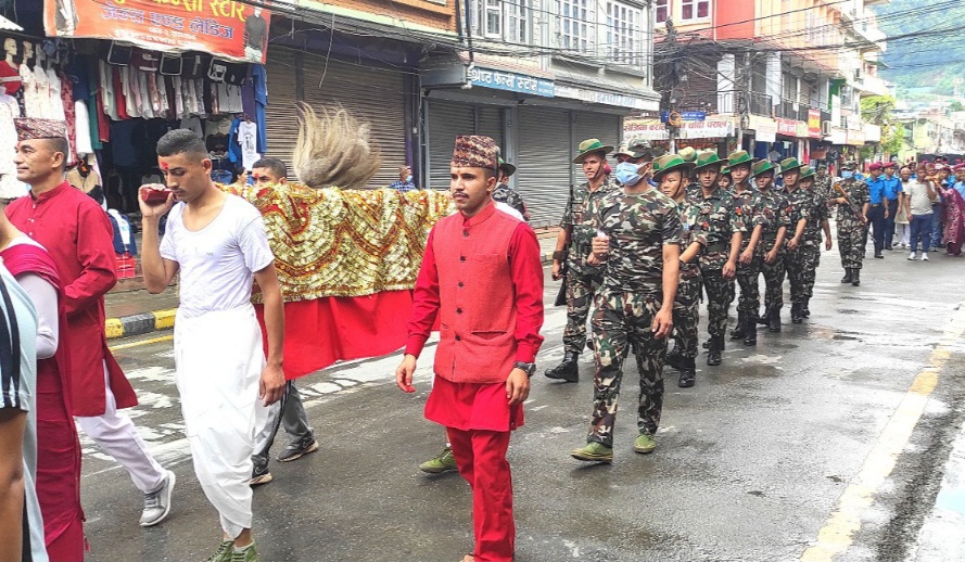 दसैँ घरमा फूलपाती भित्र्याइयो
